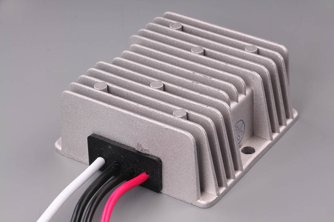 měnič napětí z 24VDC na 12VDC 20A