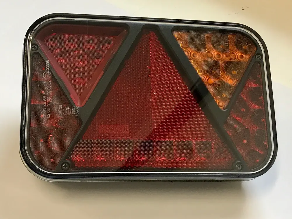 Koncové světlo FT-270 pravé LED 12V s mlhovým světlem BAJONET 5pin