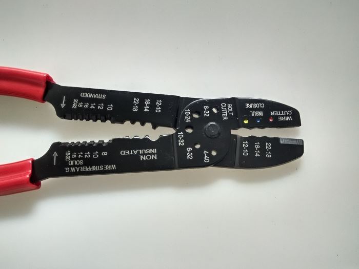 Kleště odizolovací a lisovací ploché HS-313