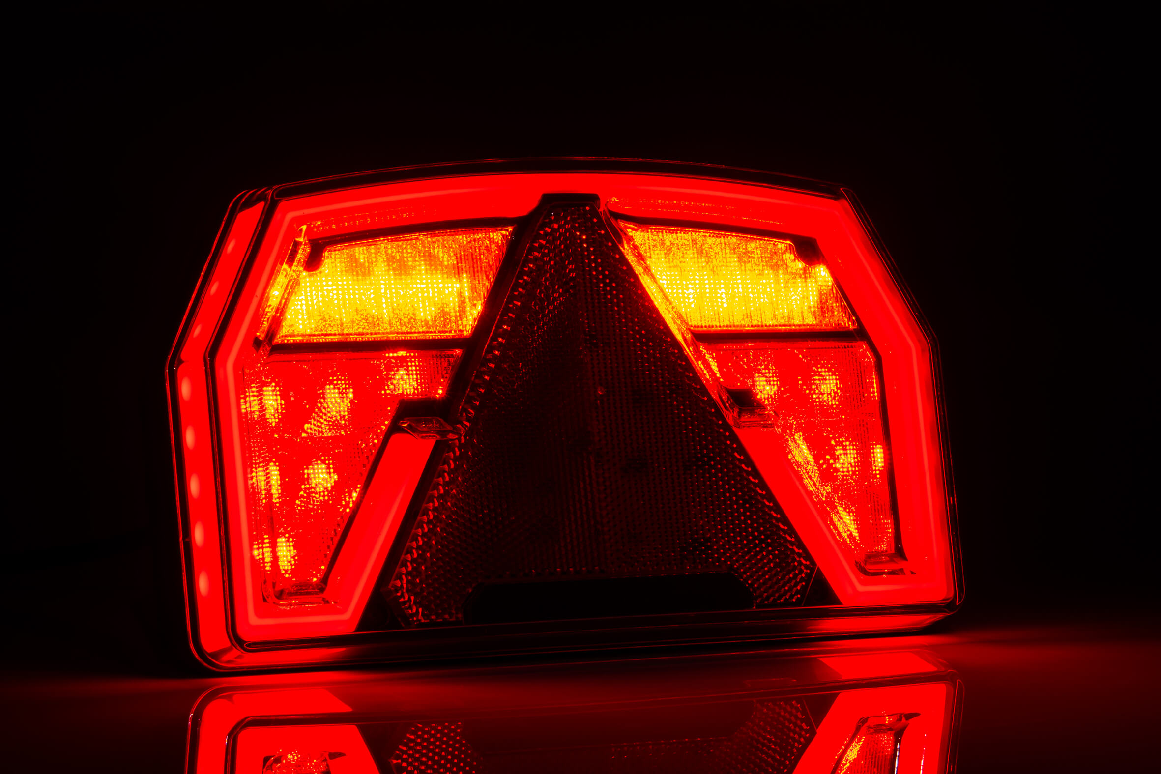 Koncové světlo FT-371, 12V LED 3-funkční, s Odporem (CANBUS) L/P 5pin BAJONET