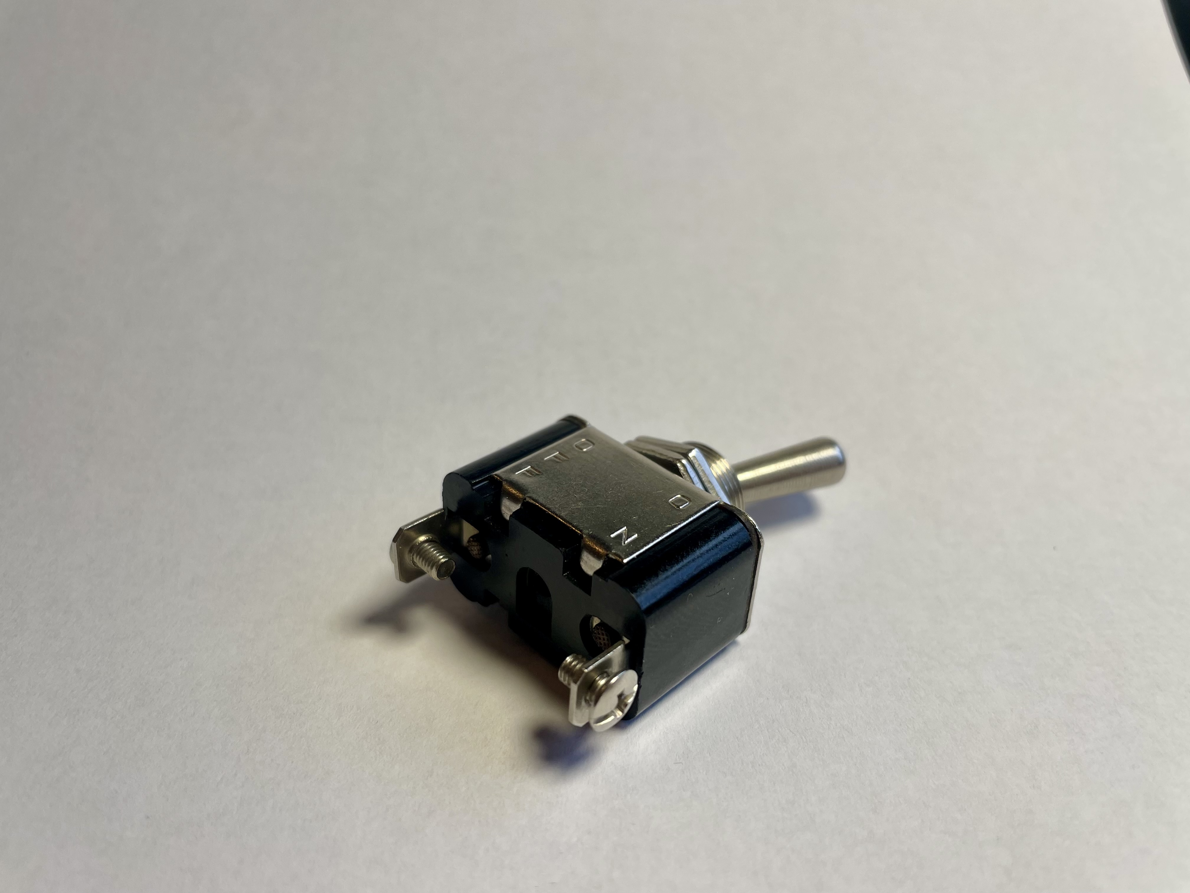 Přepínač páčkový ON-OFF 2p.