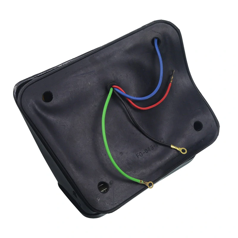 Koncové světlo C-4011, 2-dílné na blatník, kovové, PRAVÉ