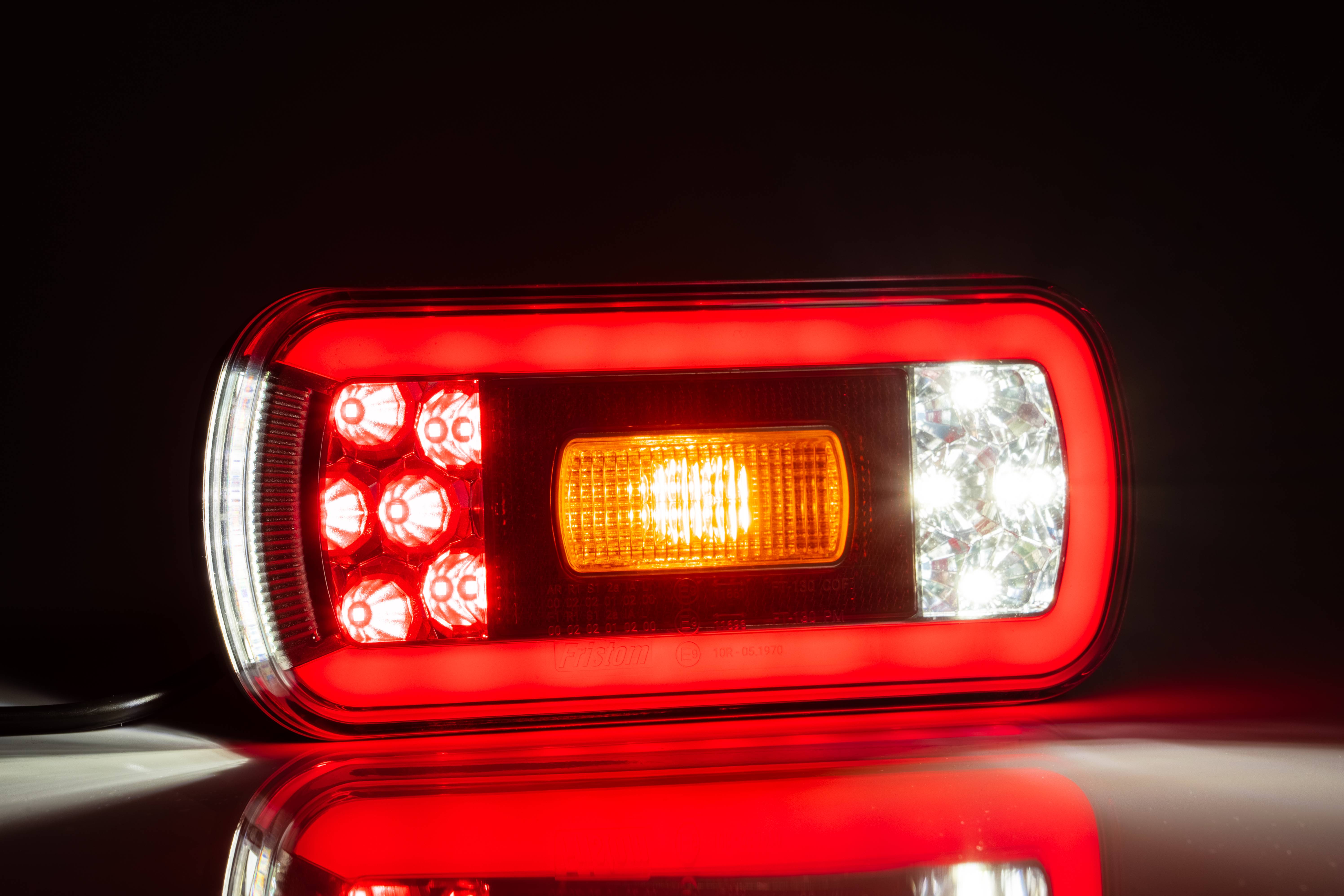 Koncové světloFT-130 LED 12/24V s couvacím světlem