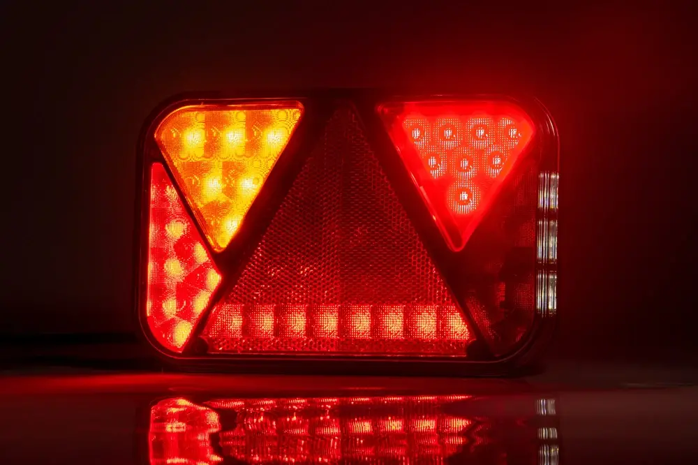 Koncové světlo FT-270 levé LED 12V s mlhovým světlem BAJONET 5pin